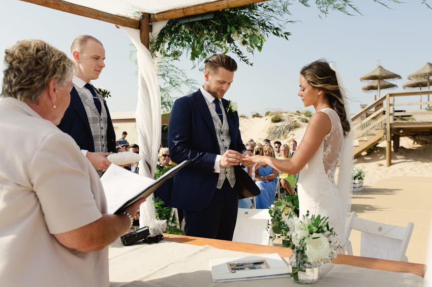 beach wedding in Algarve