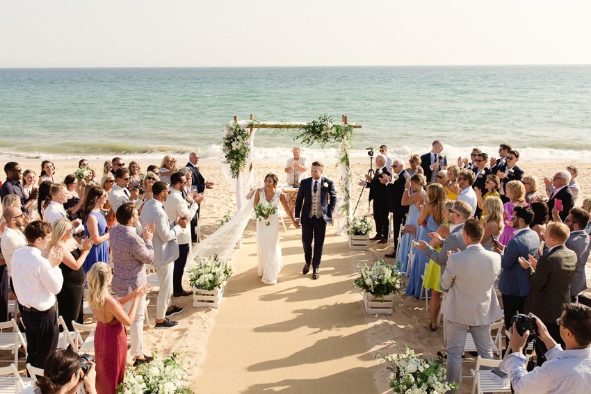 beach wedding in Algarve