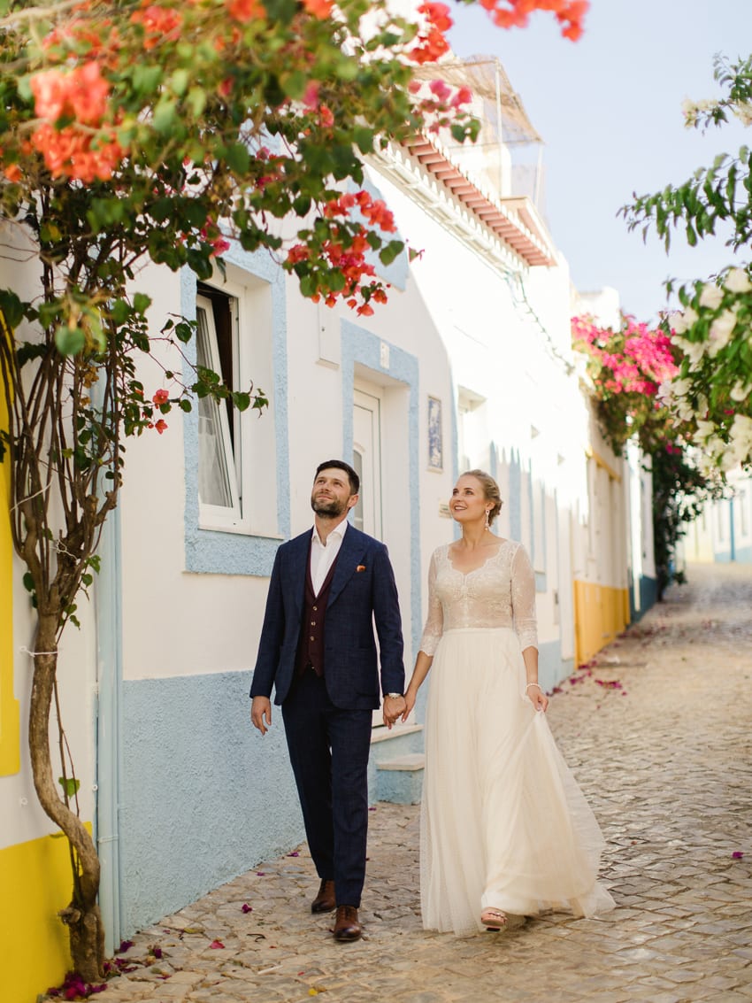 bride and groom in Ferragudo Algarve