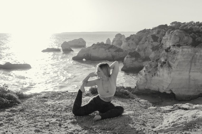beach yoga Algarve
