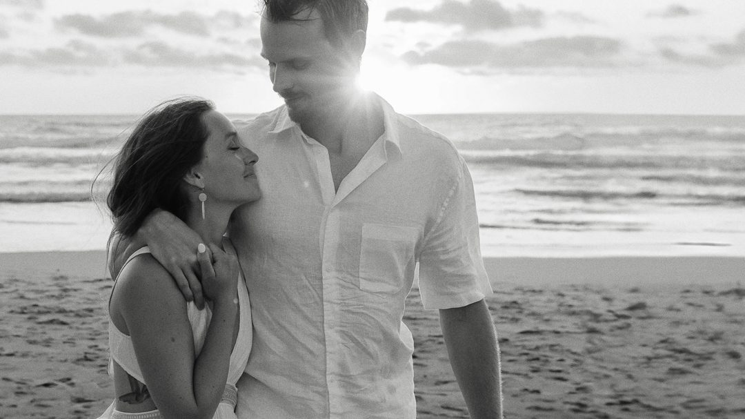 couples lifestyle session Portugal, Portugal photographer, Portugal beach, travel couple session, Algarve elopement photographer, Europe destination, Portugal elopement