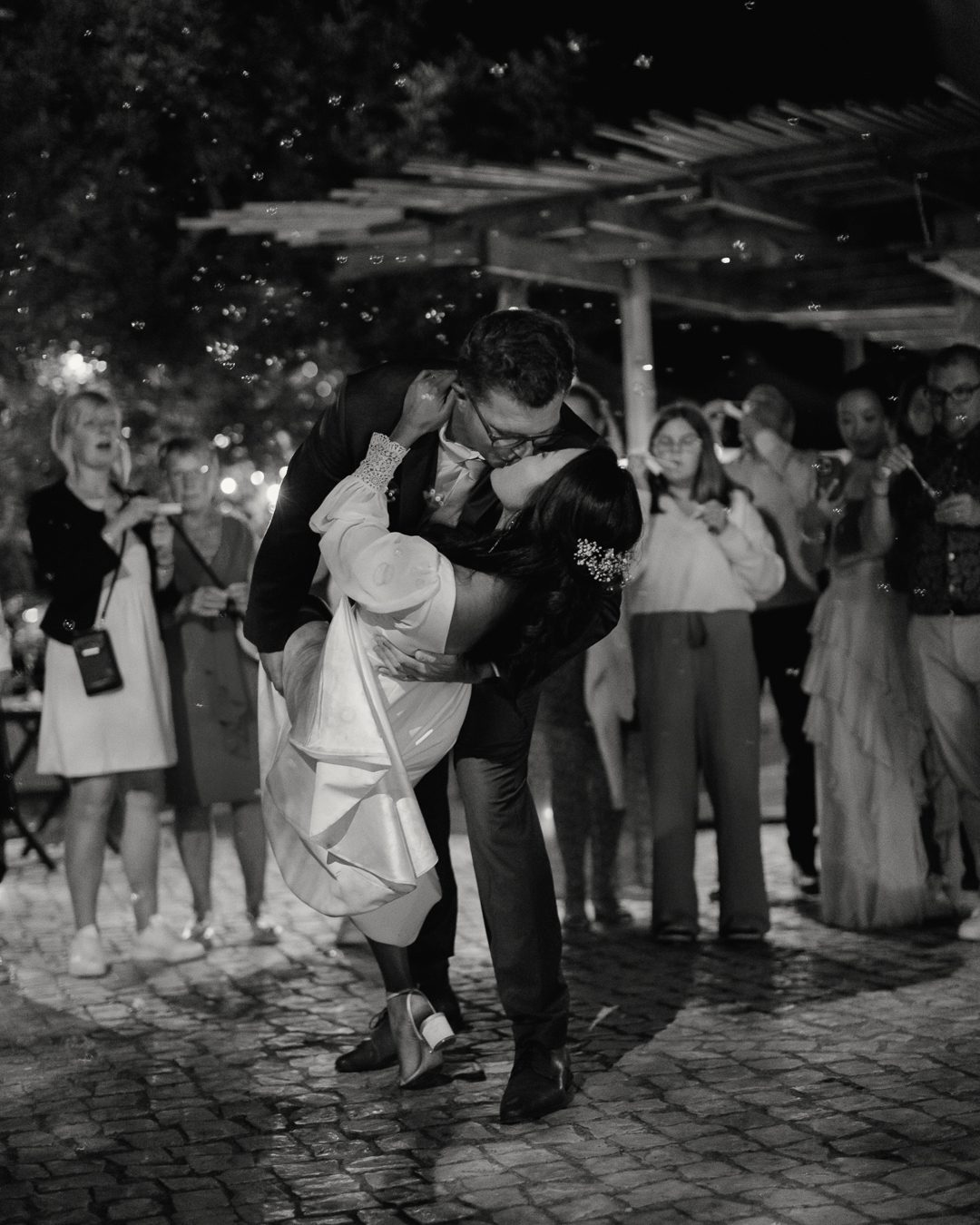 first dance, bride and groom dance, wedding dance floor, wedding dance, wedding moments, wedding party, Portugal wedding, Algarve wedding photography