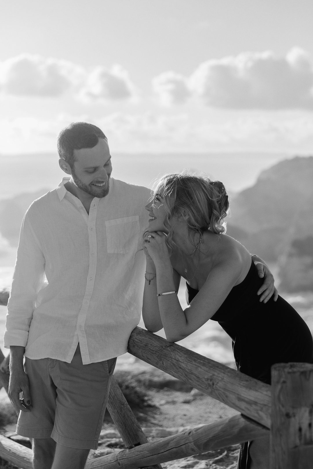 Autumn engagement proposal on the Algarve coast