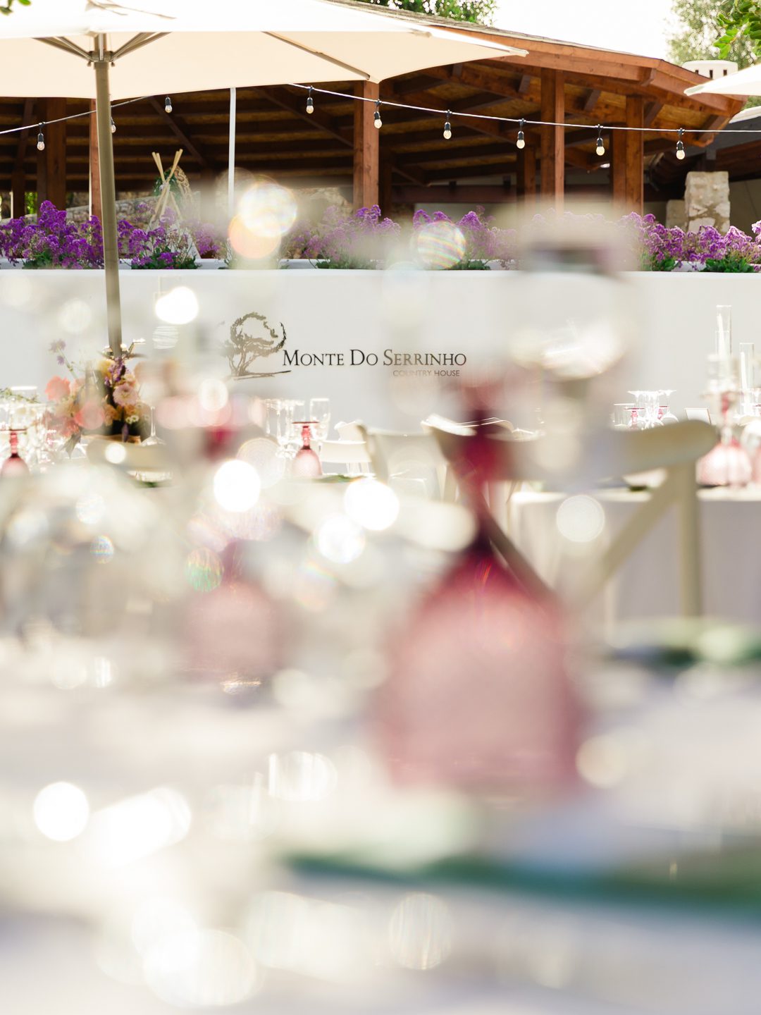 destination wedding Portugal, Algarve wedding photogrpaher, Bold wedding florals, editorial wedding photography, European destination wedding, monte do serrinho