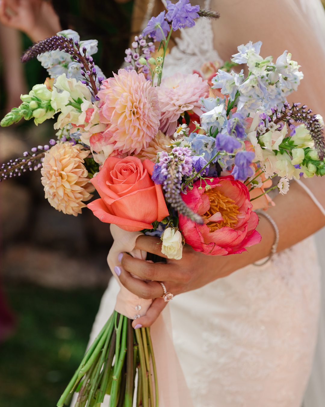 destination wedding Portugal, Algarve wedding photogrpaher, Bold wedding florals, editorial wedding photography, European destination wedding, monte do serrinho