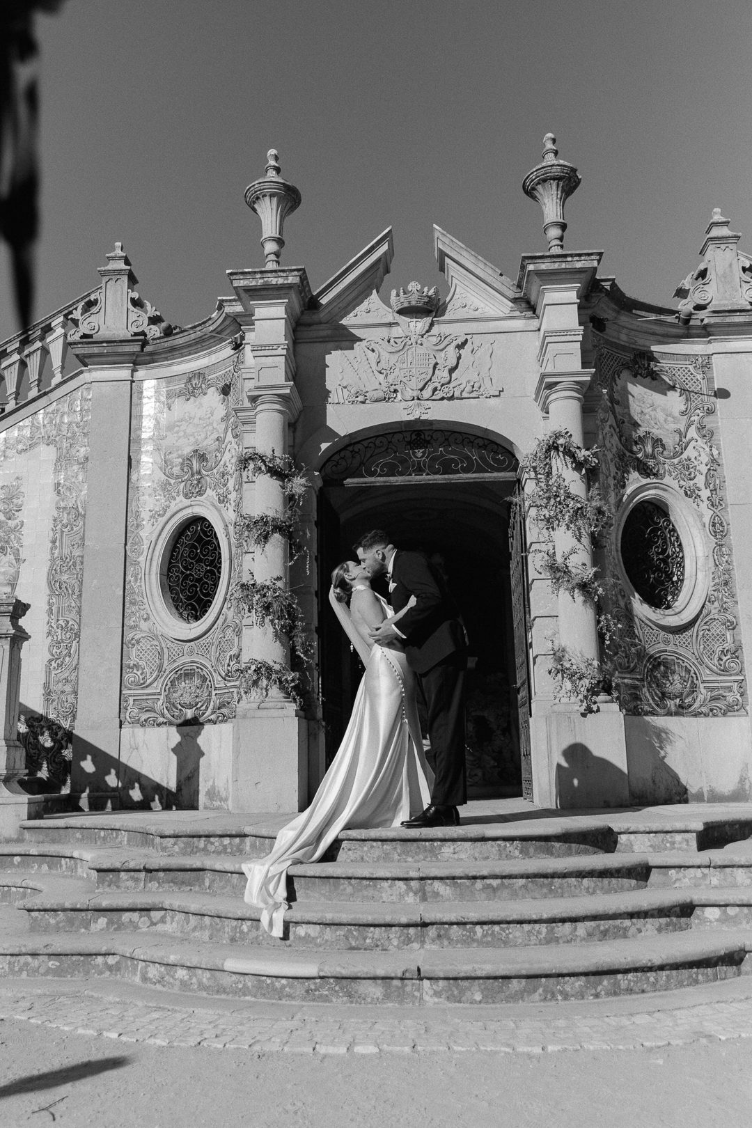 destination elopement in Portugal, bride and groom first kiss, Palace wedding in Portugal, Wedding photography Portugal, Algarve wedding, Portugal elopement, Estoi Palace wedding