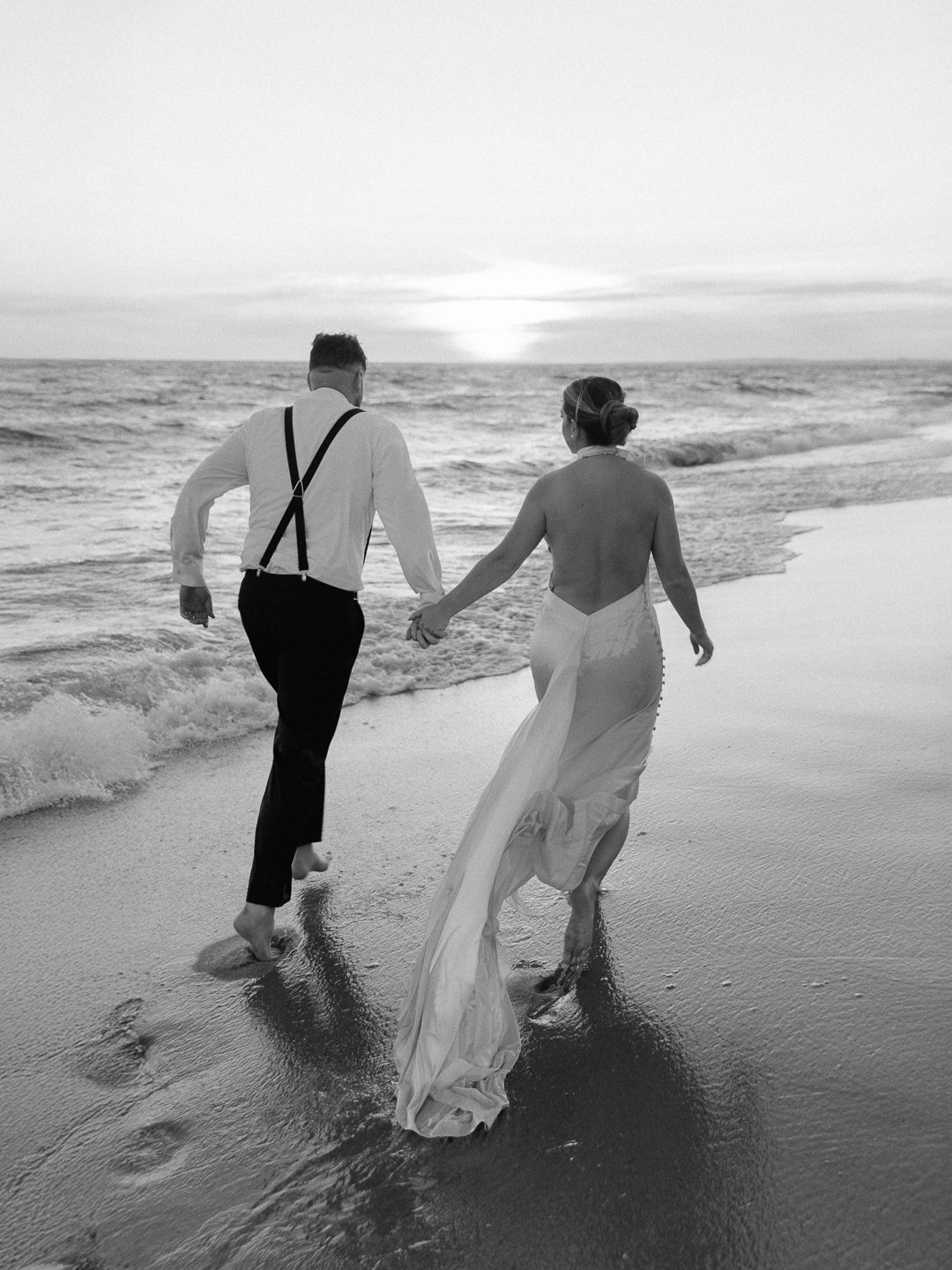 destination elopement in Portugal, bride and groom on the beach in Portugal, Palace wedding in Portugal, Wedding photography Portugal, Algarve wedding, Portugal elopement, Estoi Palace wedding