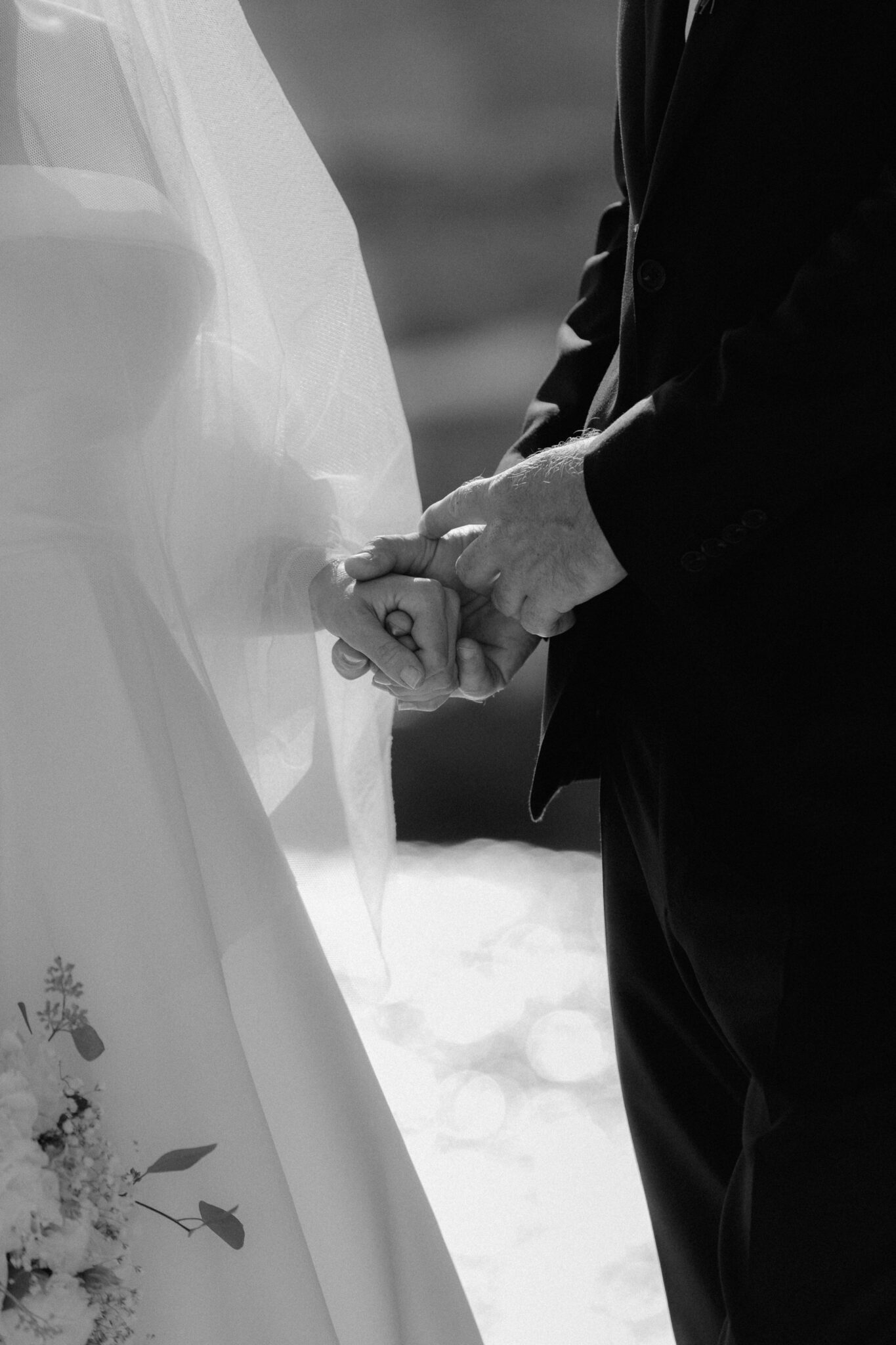 Intimate  destination wedding in Portugal
